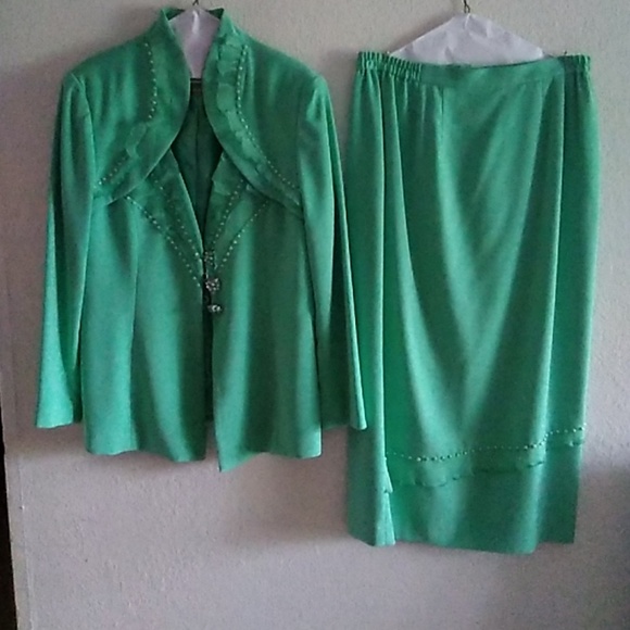 Dress Suits - Picture 7 of 8